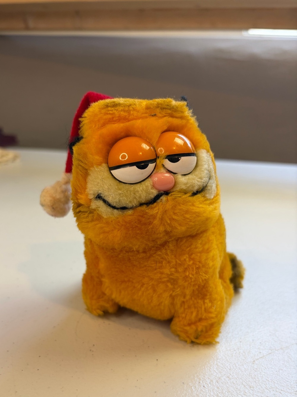 Vintage Dakin Garfield the Cat 5" Small Sitting Plush 1981 Santa Christmas 80s